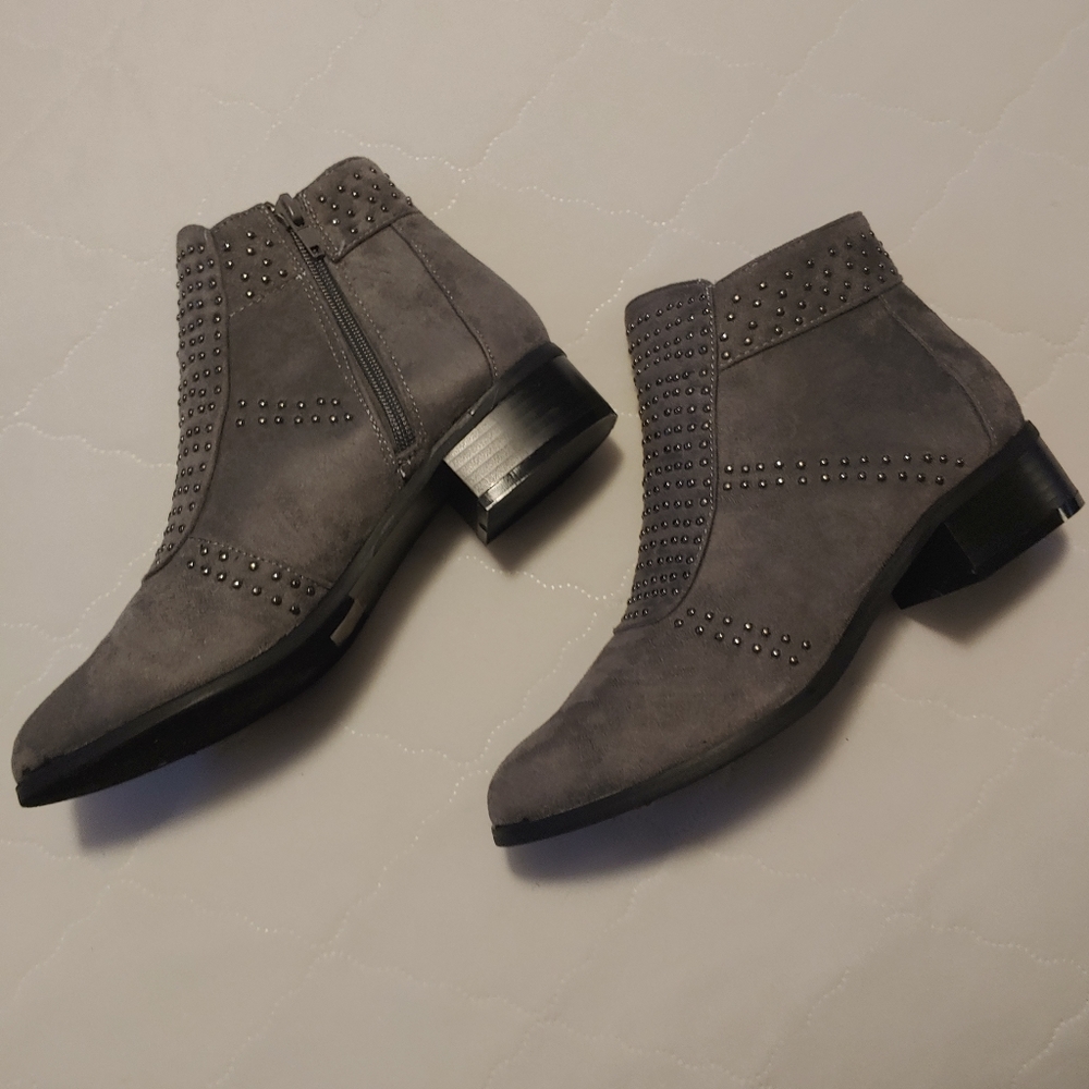 Gray suede boot